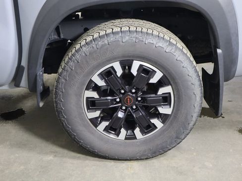 Used 2024 Nissan Frontier PRO-4X w/ Technology Package AWD/4WD image 42