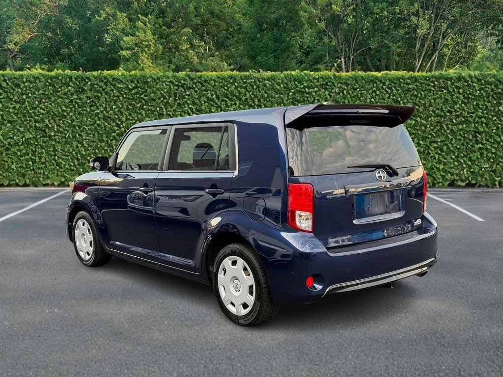 Used 2013 Scion xB FWD image 6