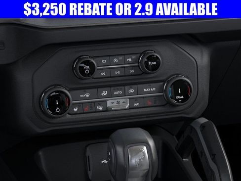 New 2025 Ford Bronco Outer Banks w/ Sasquatch Package AWD/4WD image 16