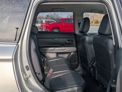 Used 2020 Mitsubishi Outlander SEL image 12