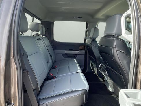 Used 2022 Ford F150 Lariat image 16