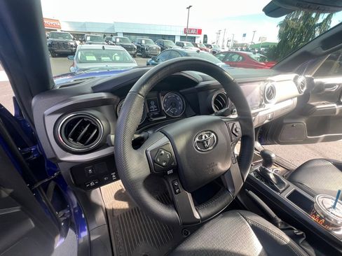 Used 2023 Toyota Tacoma TRD Off-Road image 11