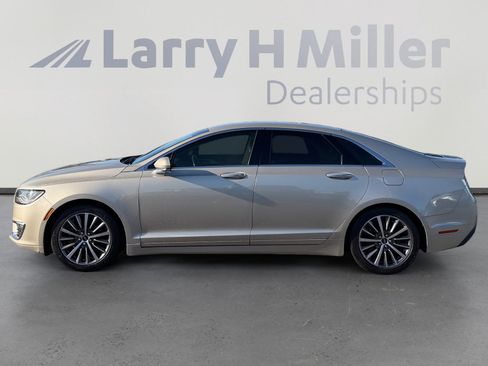 Used 2017 Lincoln MKZ Select w/ Select Plus Package FWD image 2