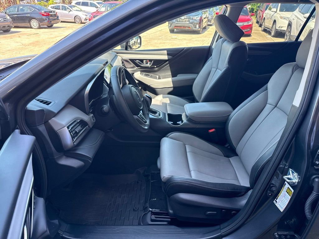 Used 2025 Subaru Outback Limited AWD/4WD image 9