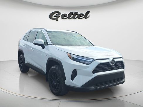 Used 2025 Toyota RAV4 XLE w/ Convenience Package image 3