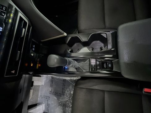 Used 2025 Toyota Camry LE w/ Convenience Package image 25