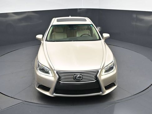 Used 2016 Lexus LS 460 w/ Comfort Package RWD image 34