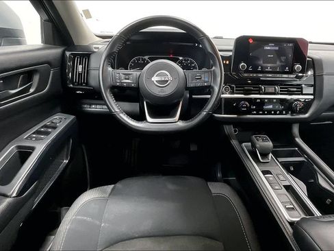Used 2024 Nissan Pathfinder SV FWD image 6