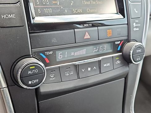 Used 2016 Toyota Camry XLE FWD image 16