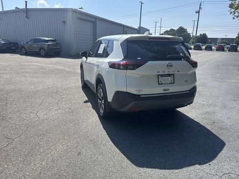 Used 2023 Nissan Rogue SV FWD image 7
