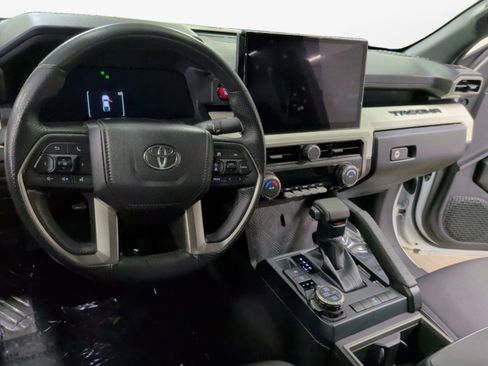 Used 2024 Toyota Tacoma TRD Sport image 10