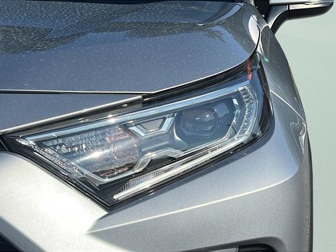 Used 2021 Toyota RAV4 XLE Premium AWD/4WD image 26