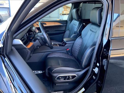 Used 2022 Jeep Grand Cherokee Summit image 8