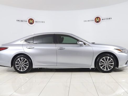 Used 2024 Lexus ES 350 w/ Accessory Package (Z2) image 2