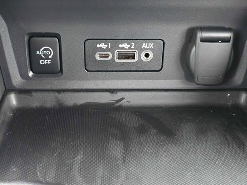 Used 2024 Nissan Sentra SV image 31