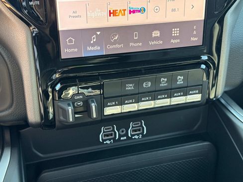 New 2026 RAM 2500 Big Horn AWD/4WD image 27
