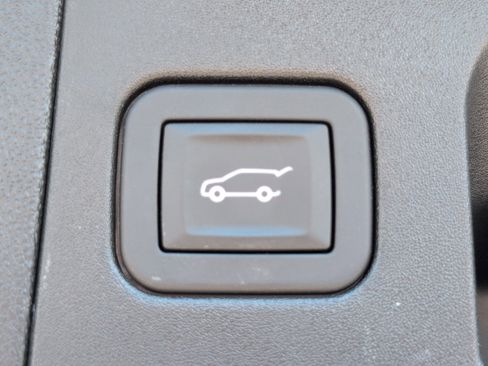 Certified 2025 Cadillac XT5 Premium Luxury image 31