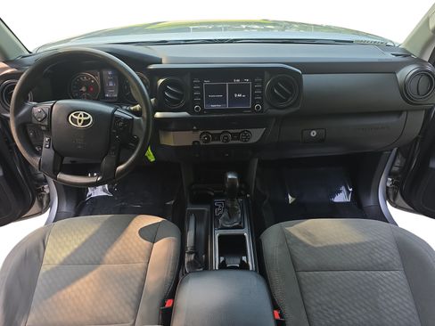 Used 2020 Toyota Tacoma SR w/ SR Convenience Package RWD image 9