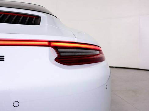 Certified 2018 Porsche 911 Targa 4 GTS image 18