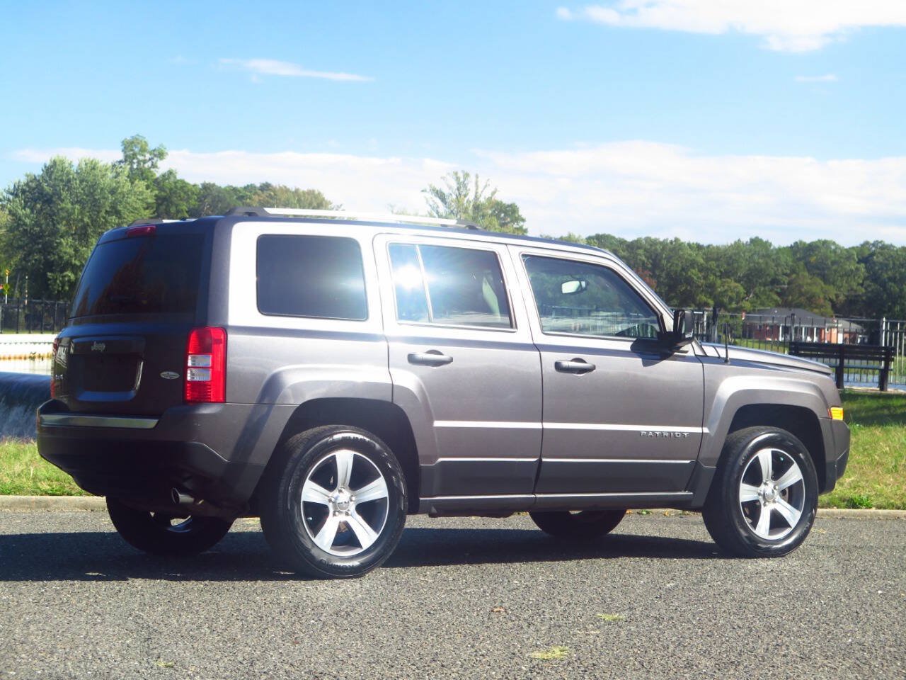 Used 2017 Jeep Patriot High Altitude AWD/4WD image 4