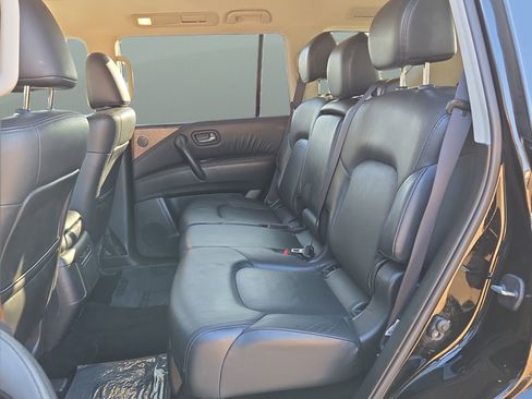 Used 2024 Nissan Armada SL image 17