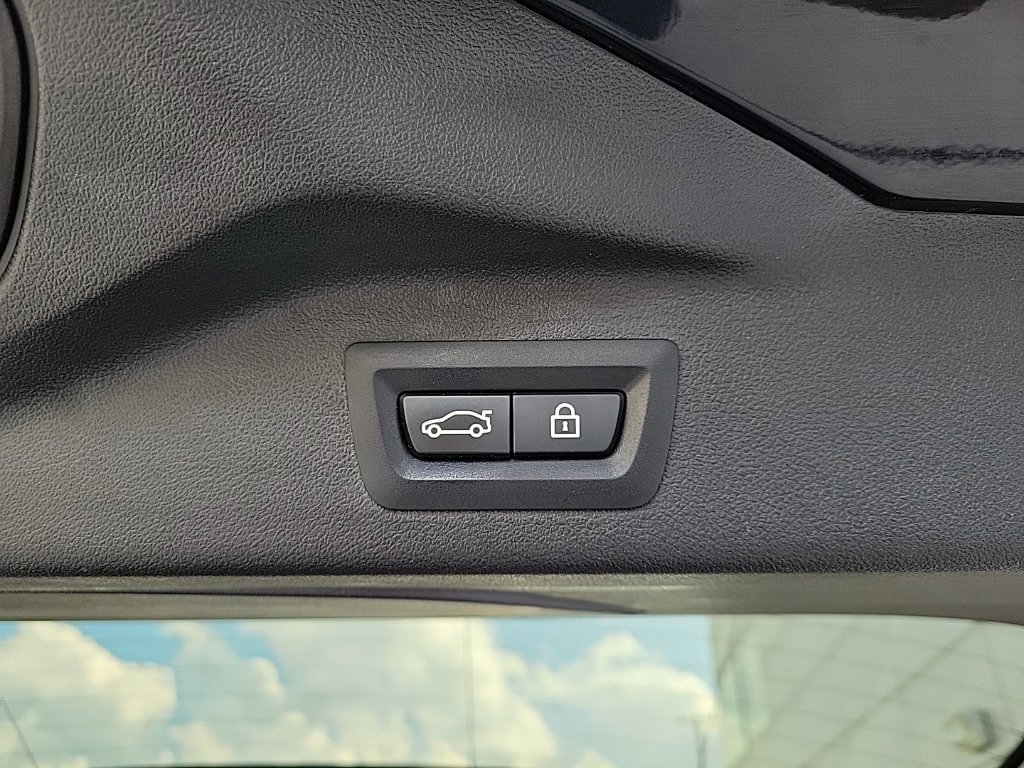 Used 2021 BMW X7 xDrive40i w/ Parking Assistance Package AWD/4WD image 21