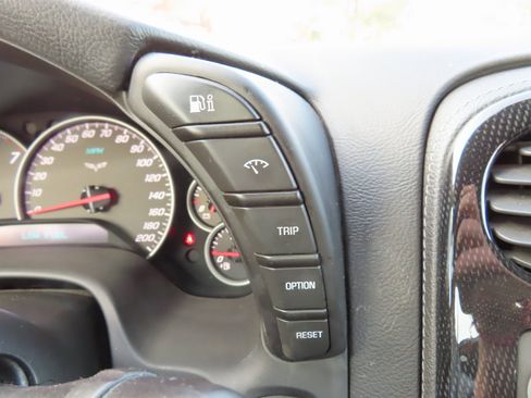 Used 2008 Chevrolet Corvette Coupe image 18