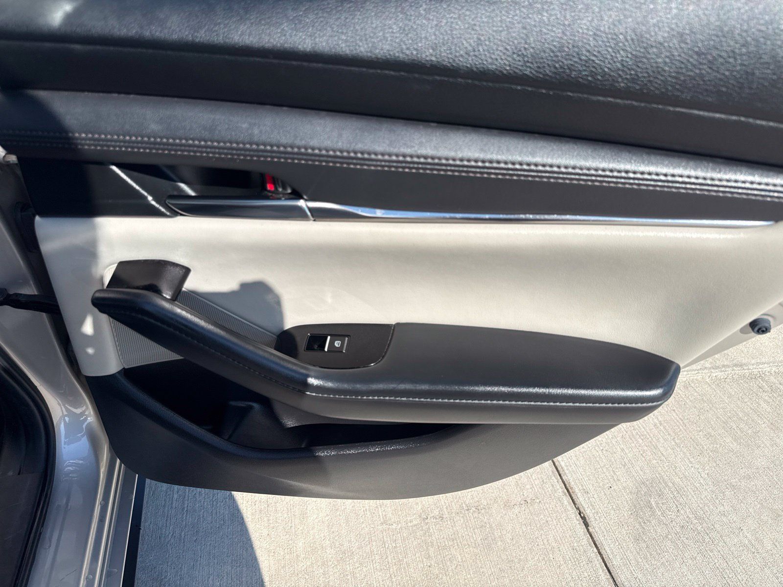 Used 2024 MAZDA MAZDA3 s FWD image 23