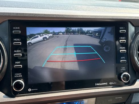 Used 2022 Toyota Tacoma TRD Sport AWD/4WD image 34