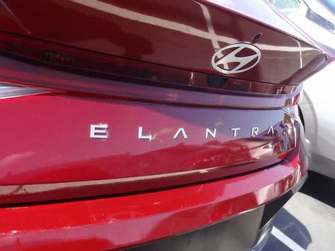Used 2025 Hyundai Elantra SEL FWD image 16
