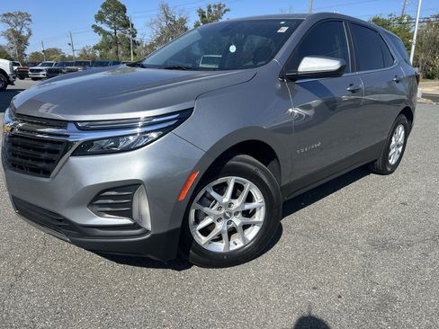 Used 2023 Chevrolet Equinox LT image 3
