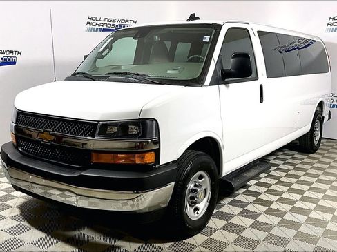 Used 2025 Chevrolet Express 3500 LT w/ LT Preferred Equipment Group RWD image 1
