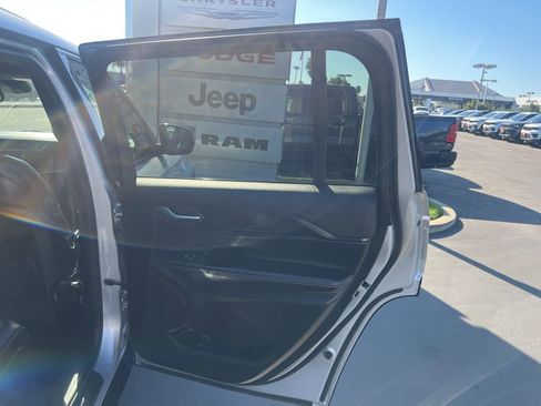 Used 2024 Jeep Grand Cherokee L Altitude image 31