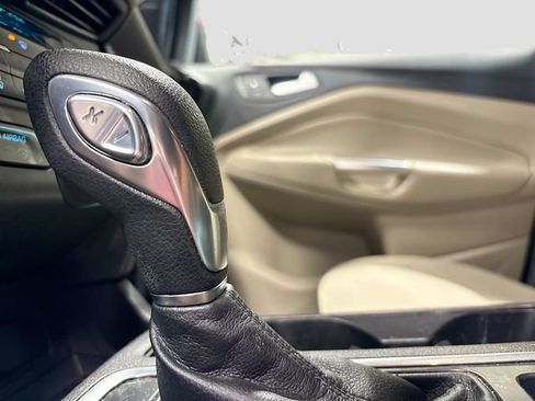 Used 2018 Ford Escape SE w/ SE Sync 3 Package FWD image 12