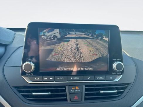 Used 2025 Nissan Altima 2.5 S FWD image 21
