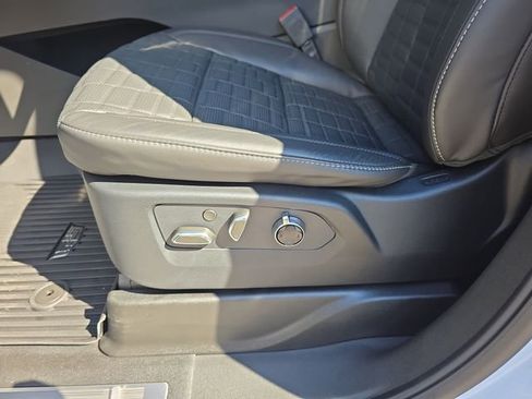 Used 2026 Cadillac Escalade V w/ LPO, ONYX Package image 28