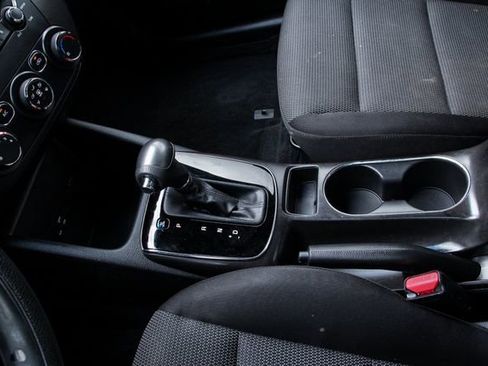 Used 2017 Kia Forte LX image 21