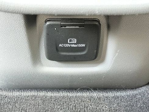 Used 2022 GMC Terrain SLT w/ Infotainment Package II AWD/4WD image 25