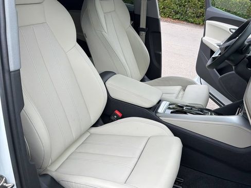 Certified 2025 Audi Q5 Prestige AWD/4WD image 8