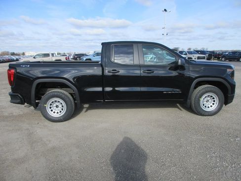 New 2026 GMC Sierra 1500 Pro image 3