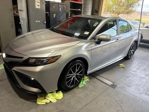 Used 2024 Toyota Camry SE FWD image 6