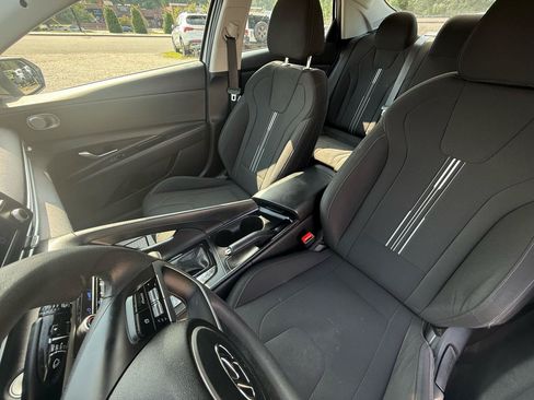 Used 2021 Hyundai Elantra SEL FWD image 17