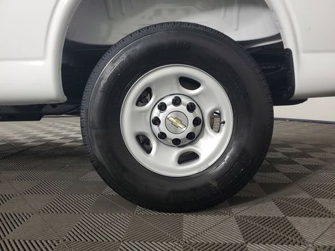 New 2026 Chevrolet Express 2500 image 28