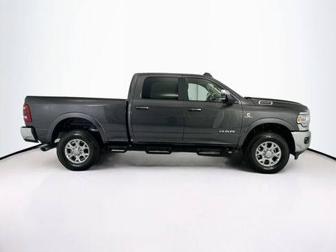 Used 2022 RAM 2500 Laramie AWD/4WD image 4