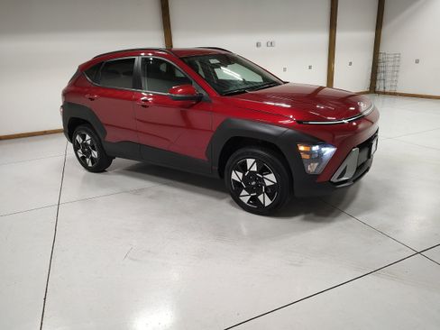 Used 2025 Hyundai Kona SEL image 2