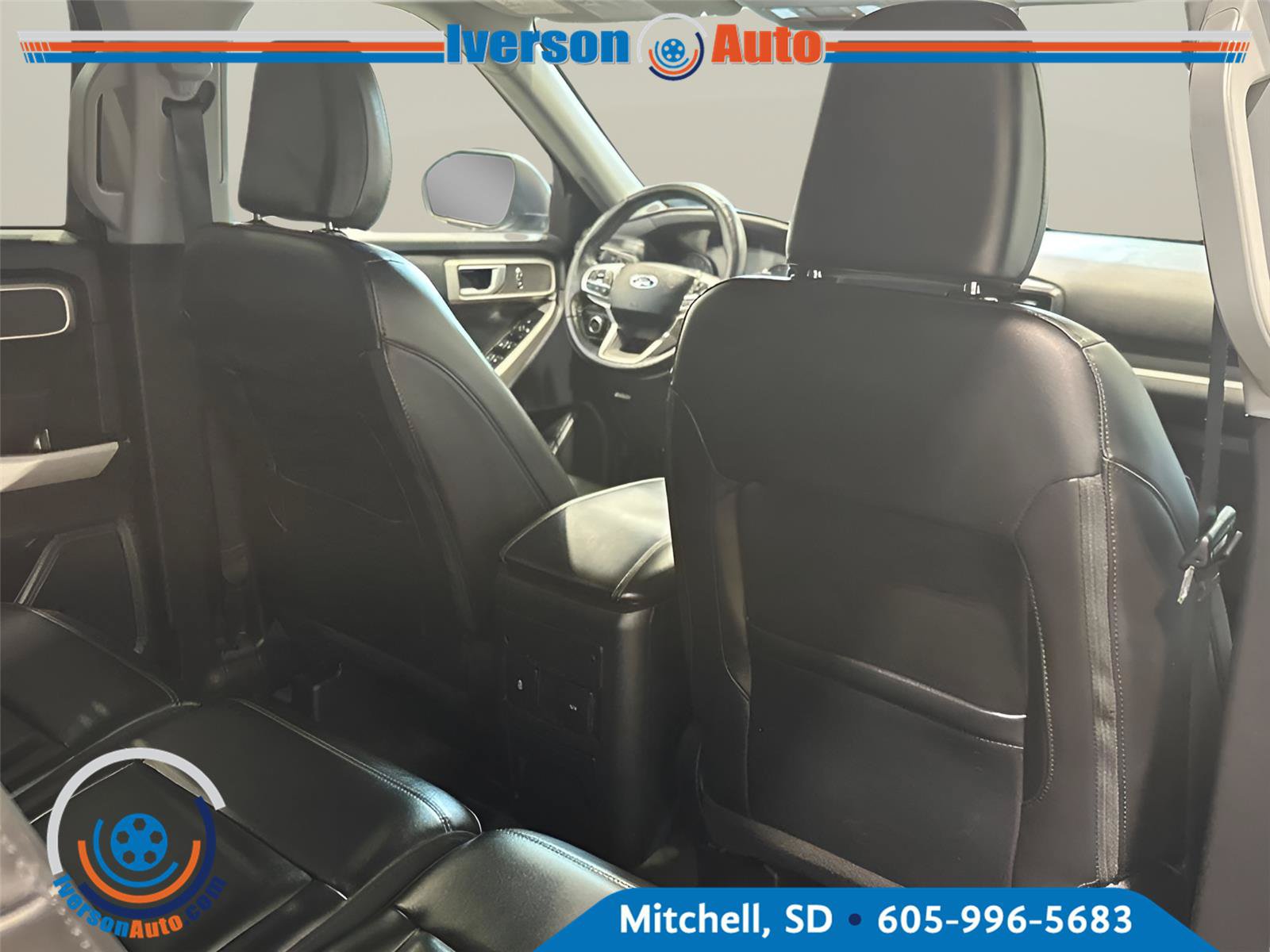 Used 2024 Ford Explorer XLT w/ Equipment Group 202A AWD/4WD image 33