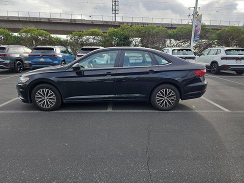 Certified 2021 Volkswagen Jetta SE w/ SE Cold Weather Package image 8