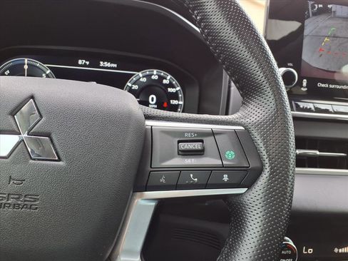 Used 2025 Mitsubishi Outlander 4WD Plug-In Hybrid image 27