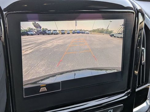 Used 2023 Chevrolet Traverse LT AWD/4WD image 21