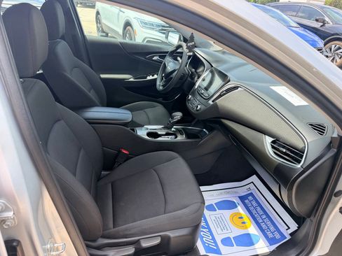 Used 2021 Chevrolet Malibu LT FWD image 21